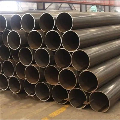 Tubo soldado com costura reta